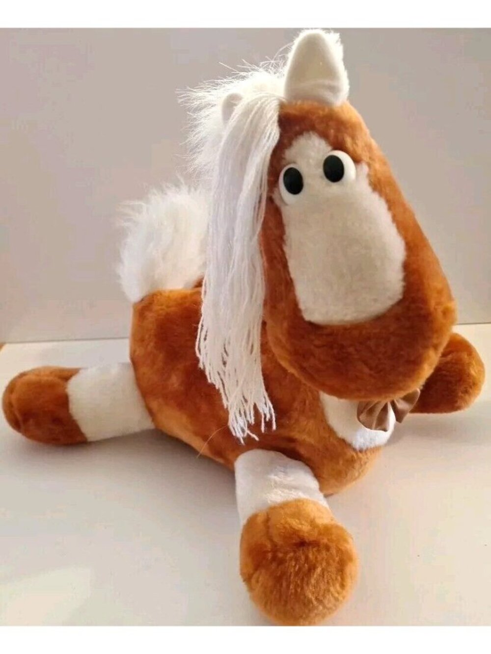 Lynn Weisberg 1985 Brown White Plush Horse Pony Bow Enesco